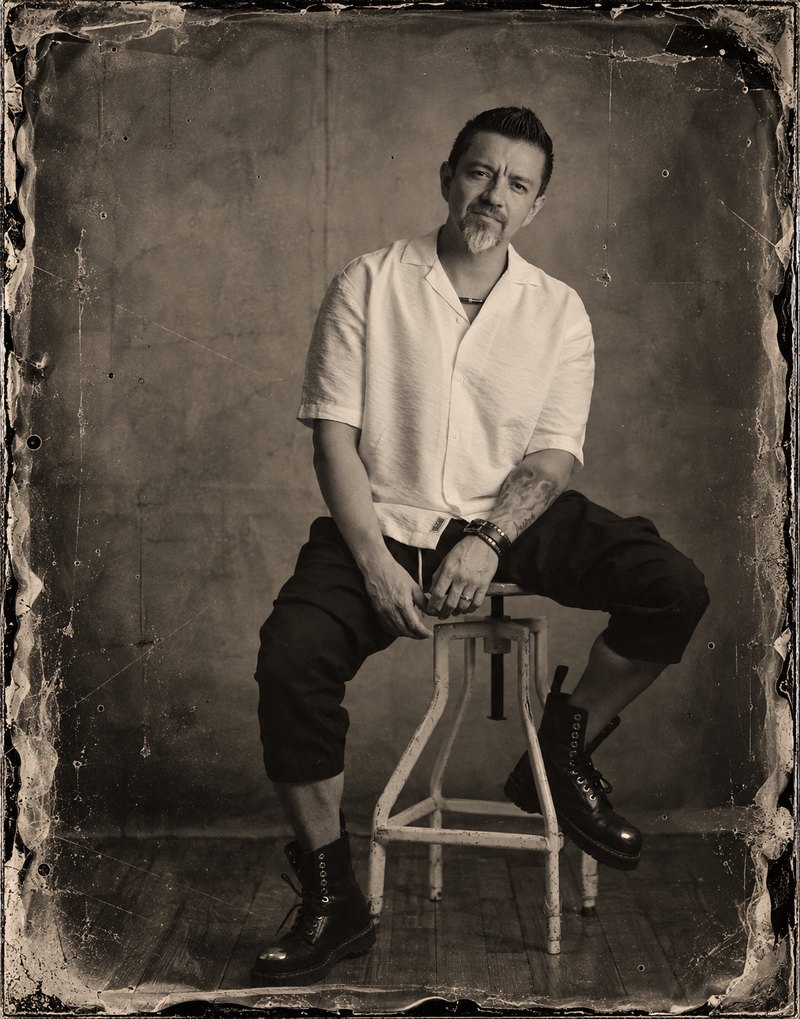 Virgilio De Mier, retrato en estudio